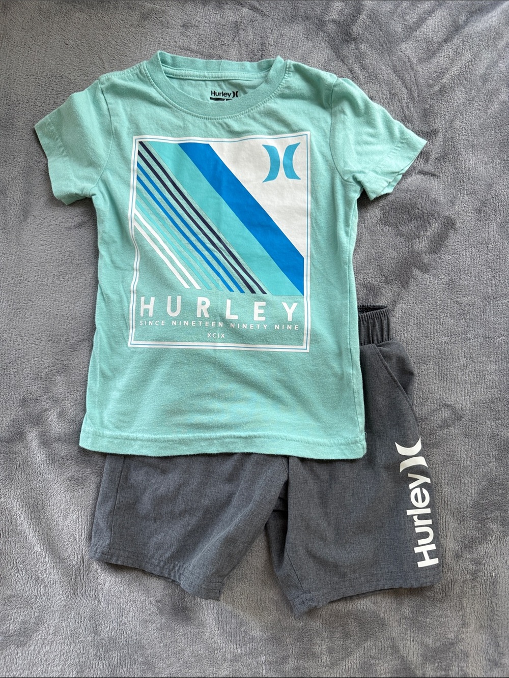Hurley Light Blue Graphic Tee and Charcoal Gray Shorts Set